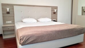 Luxury-Doppelzimmer | Zimmersafe, Schreibtisch, Bügeleisen/Bügelbrett, kostenloses WLAN
