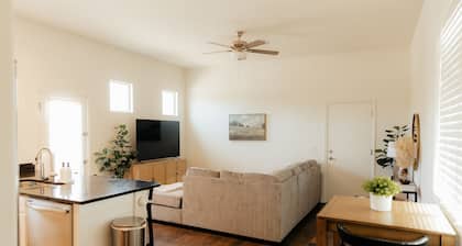 Cozy Casita tucked away at the end of a quiet cul-de-sac