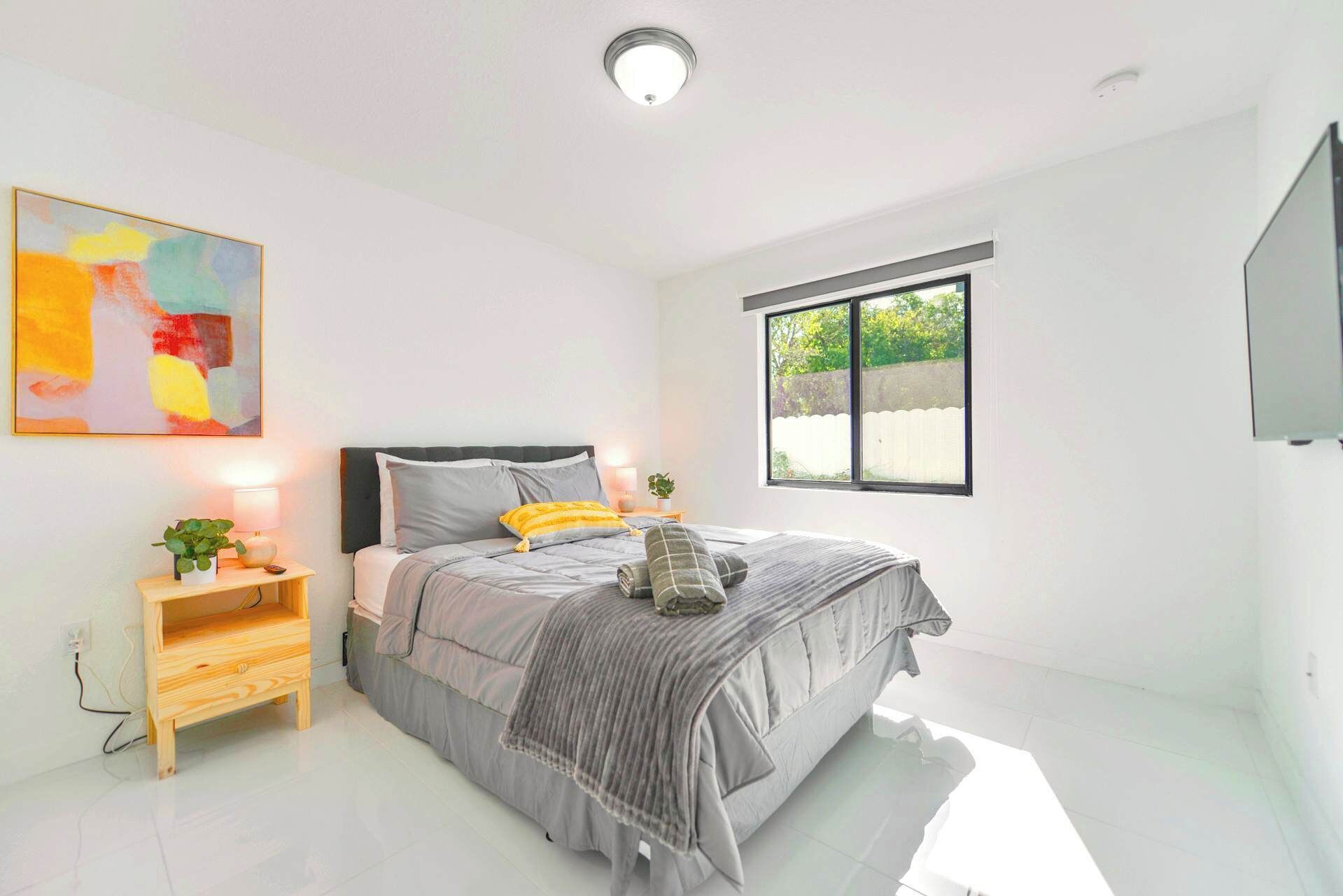 3 slaapkamers, een strijkplank/strijkijzer, wifi, beddengoed