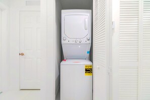 Interior - Prime Location + Free Parking | Duplex (Miami)