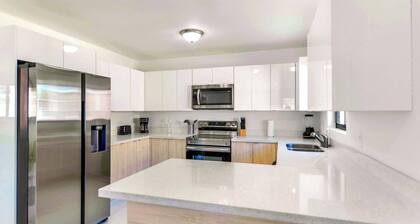 Prime Location + Free Parking | Duplex