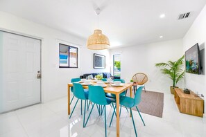 Dining - Prime Location + Free Parking | Duplex (Miami)