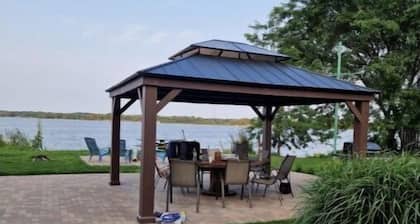 Enjoy a Lakefront Getaway @ The Lake-Heim by Chain-O-Lakes