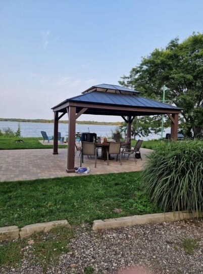 Enjoy a Lakefront Getaway @ The Lake-Heim by Chain-O-Lakes