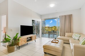 Smart TV, DVD player, table tennis, books