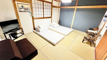 2 bedrooms, down comforters, memory foam beds, blackout drapes