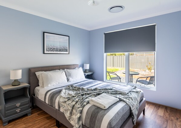 4 bedrooms, iron/ironing board, Internet