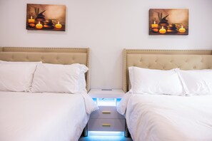 2 Schlafzimmer, Schreibtisch, Bügeleisen/Bügelbrett, Reisekinderbett