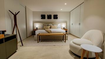 1 bedroom, in-room safe, desk, iron/ironing board