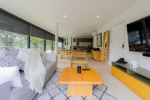 TV, offices
