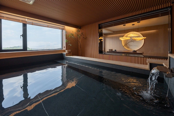 Tsukiyo | Hot springs
