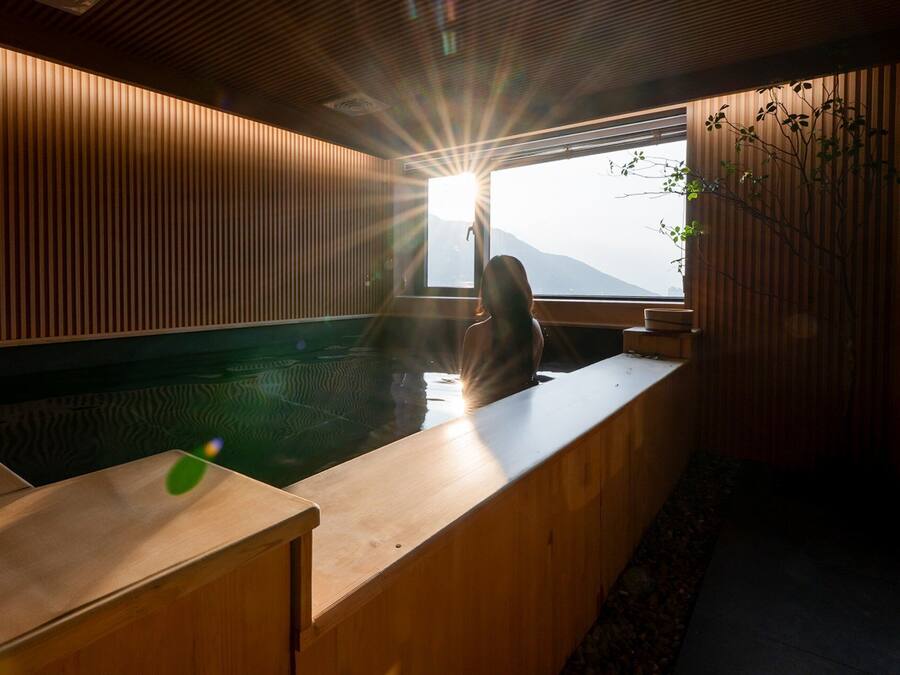 Hypo-allergenic bedding, free WiFi