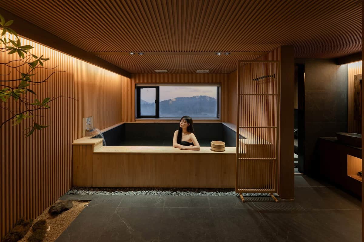 Quarto casal luxo | Roupas de cama antialérgicas, Wi-Fi de cortesia