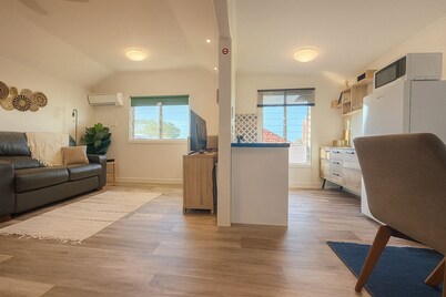 Cosy and private self contained retreat in a great location, pet friendly