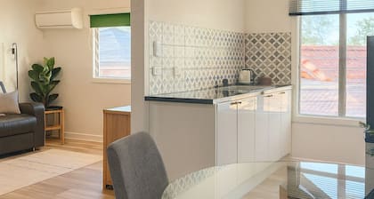 Cosy and private self contained retreat in a great location, pet friendly