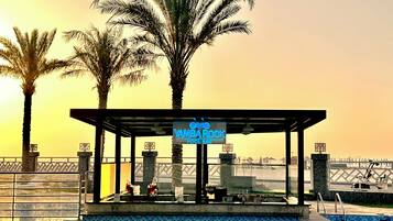 2 bars/lounges, beach bar