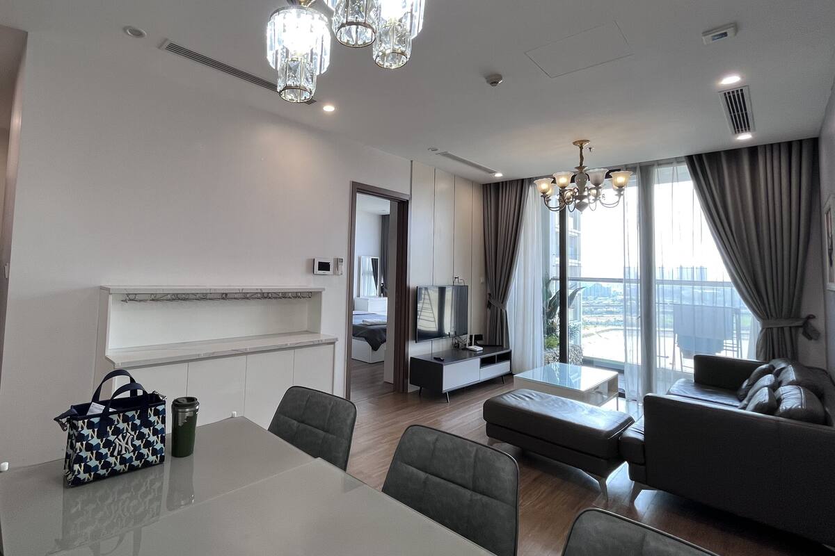 Business Apartment | 3 bedrooms, in-room safe, free WiFi