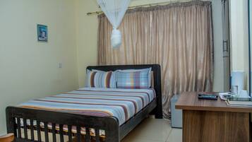 Doppelzimmer | Bügeleisen/Bügelbrett, kostenloses WLAN