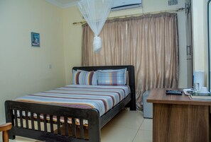 Double Room | Iron/ironing board, free WiFi - SCM Lodges & Apartments (Lilongwe)