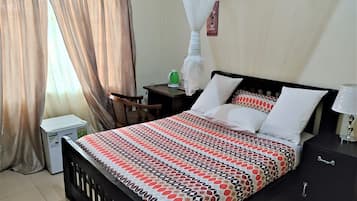 Doppelzimmer | Bügeleisen/Bügelbrett, kostenloses WLAN