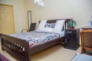 Doppelzimmer | Bügeleisen/Bügelbrett, kostenloses WLAN