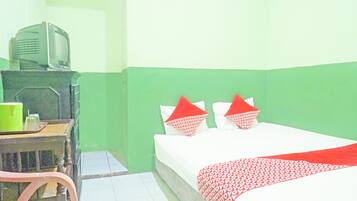 Standard Double Room | Laptop workspace, bed sheets