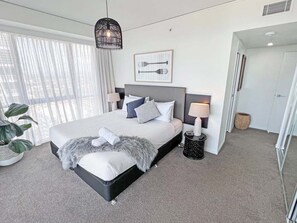 3 bedrooms, iron/ironing board, free WiFi, bed sheets