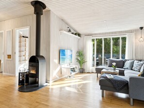 TV, fireplace - "Arwin" - 200m from the sea by Interhome (Hadsund)