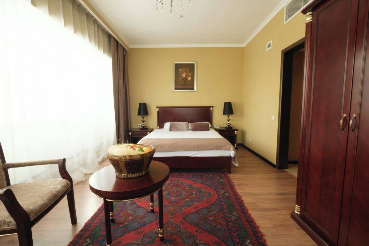 In-room safe, desk, soundproofing, iron/ironing board (on request)