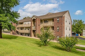 Exterior - Tranquil 2-Bedroom Pointe Royale Condo (Branson)