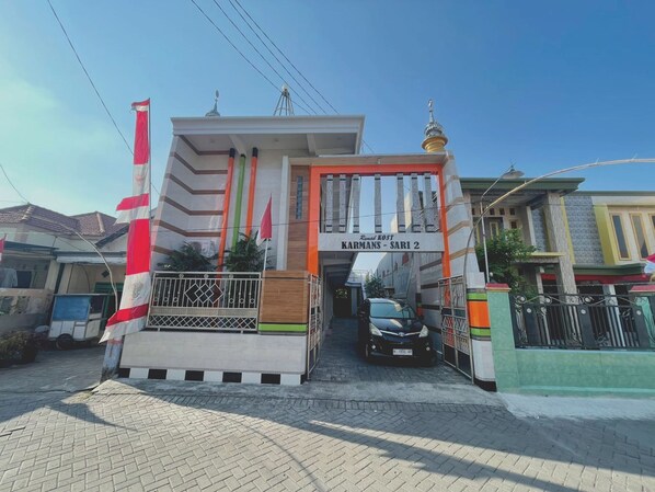 Fachada da propriedade