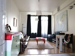 TV - Reykjavik Antique Rentals - Antique 01 (Reykjavík)