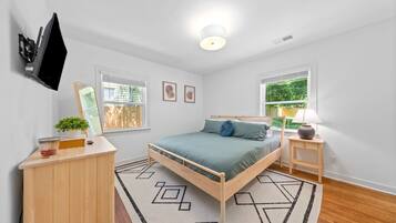 2 bedrooms, iron/ironing board, WiFi, bed sheets