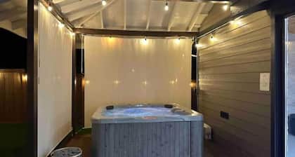 Mt Hood Luxury Home with Hot tub Game room & More