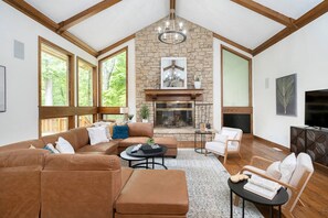 TV, fireplace, ping pong