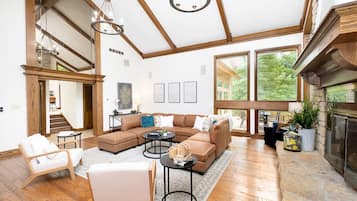 Téléviseur, foyer, table de ping-pong