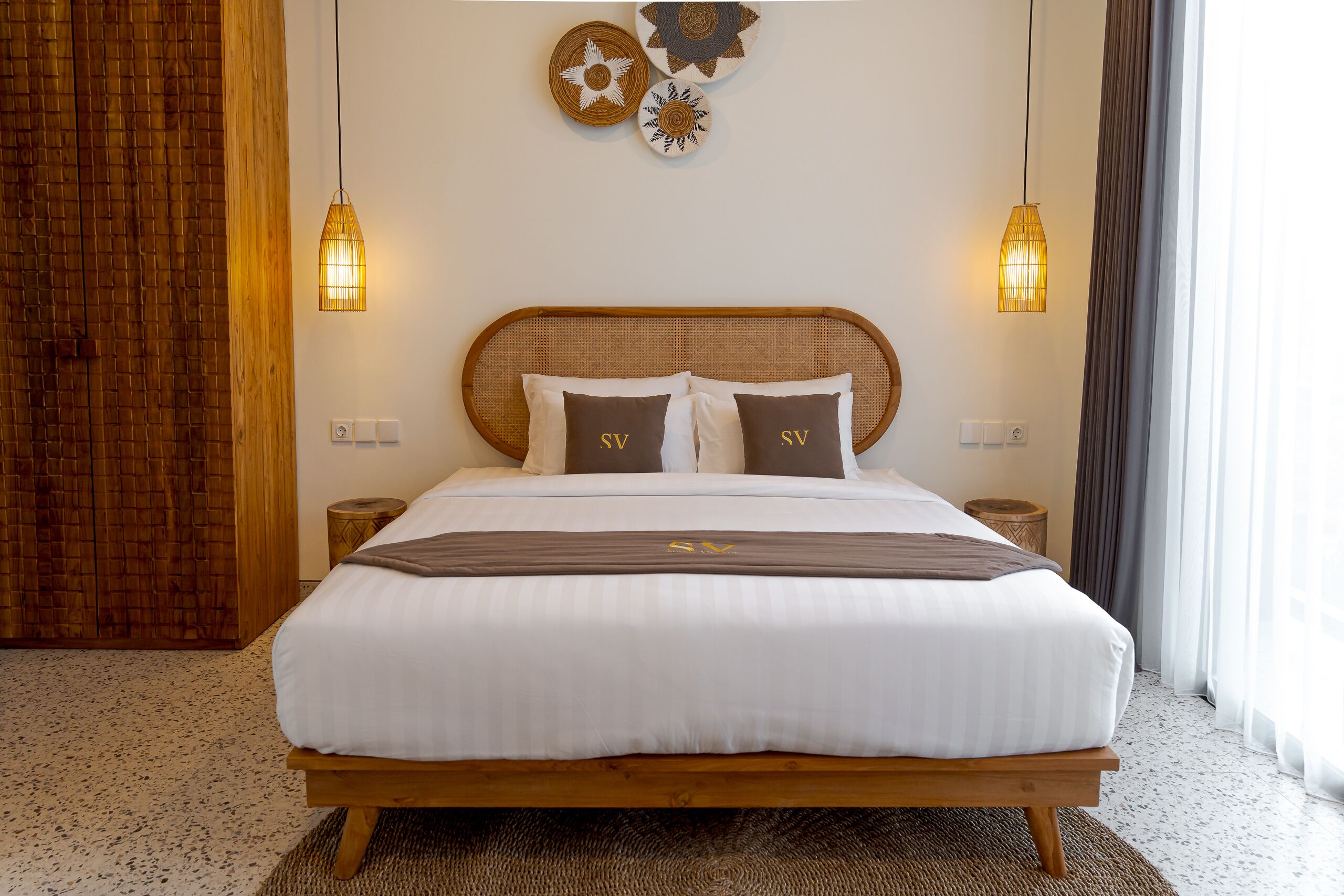 2 多间卧室、高档床上用品、羽绒被、记忆海绵床垫