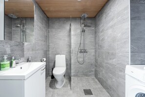 Design Apartment | Bathroom | Shower, hair dryer, bidet, heated floors