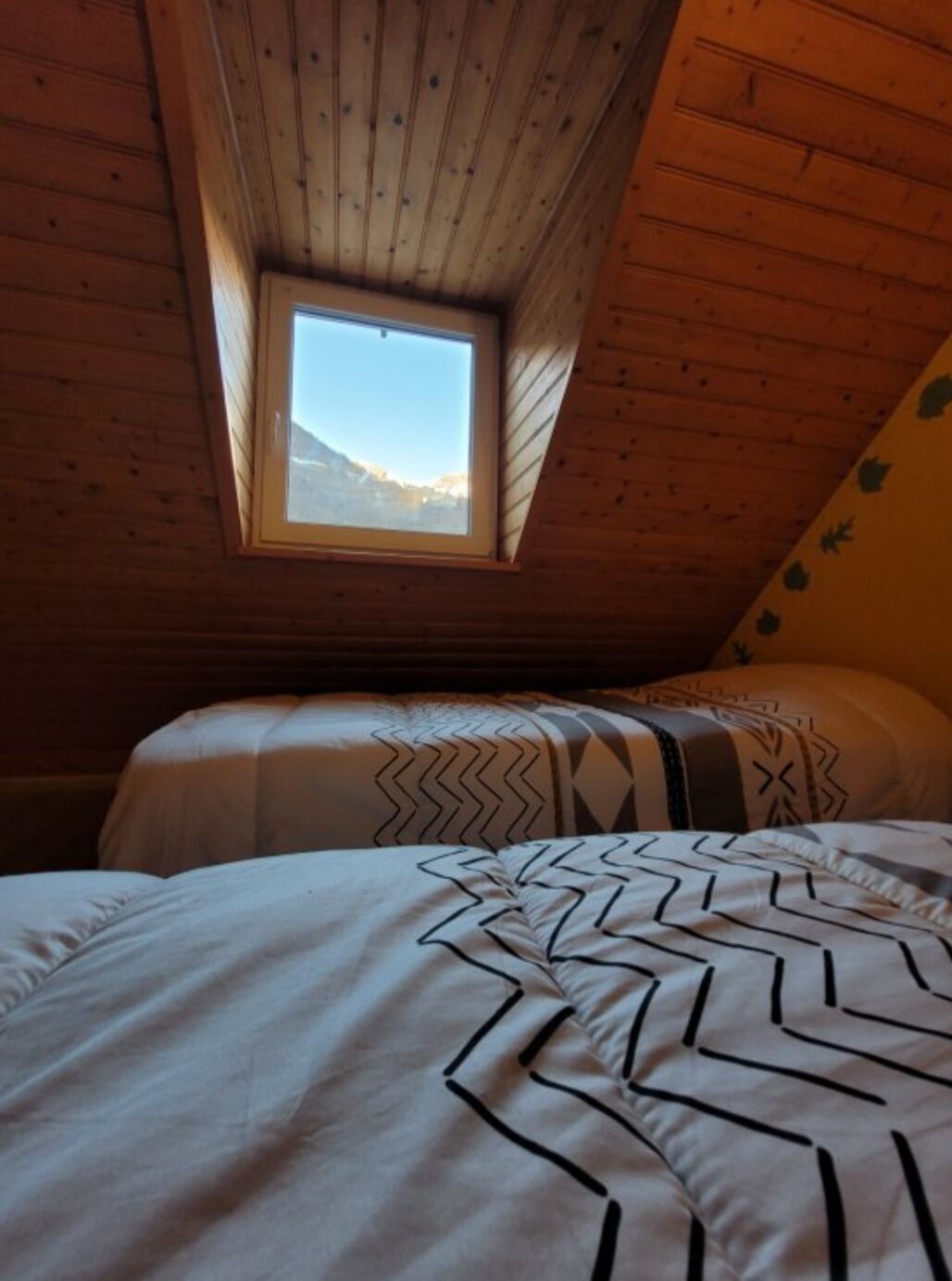 3 chambres, fer et planche à repasser