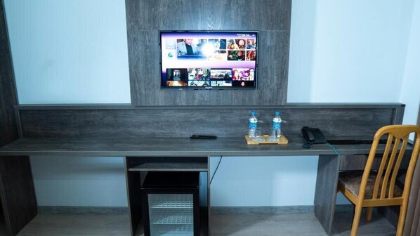 Individueel gemeubileerd, een bureau, een laptopwerkplek, gratis wifi