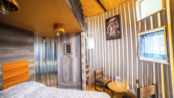 Romantic Cabin | Living area