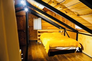 Familiehytte | Sengetøy i egyptisk bomull, senget øy av topp kvalitet og dundyner