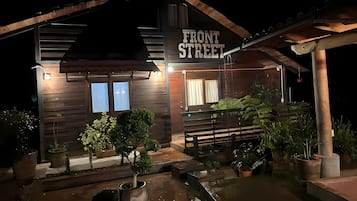 Family Cabin | Free WiFi, bed sheets
