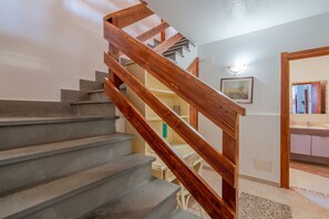 Interior - Villa "Le Colline Sul Mare" with Sea View, Private Terraces & Wi-Fi (Sortino)