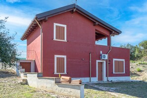 Exterior - Villa "Le Colline Sul Mare" with Sea View, Private Terraces & Wi-Fi (Sortino)