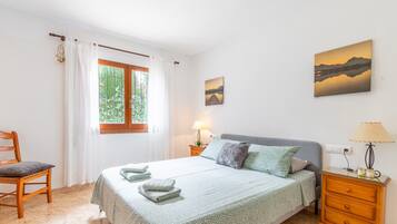 6 Schlafzimmer, Bügeleisen/Bügelbrett, kostenloses WLAN, Bettwäsche