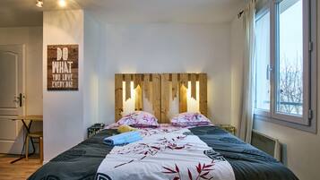 2 chambres, fer et planche Ă repasser, Wi-Fi gratuit, draps fournis