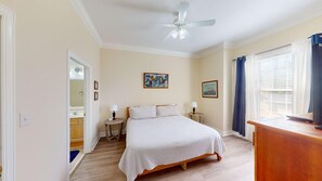 4 bedrooms, internet, bed sheets