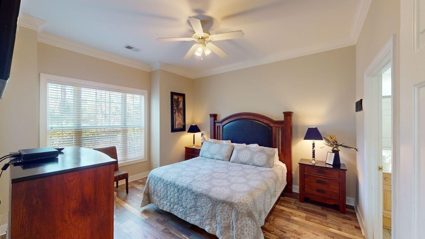 4 bedrooms, internet, bed sheets