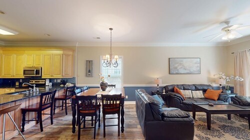 Escape to Green Haven a Golfer's Delight